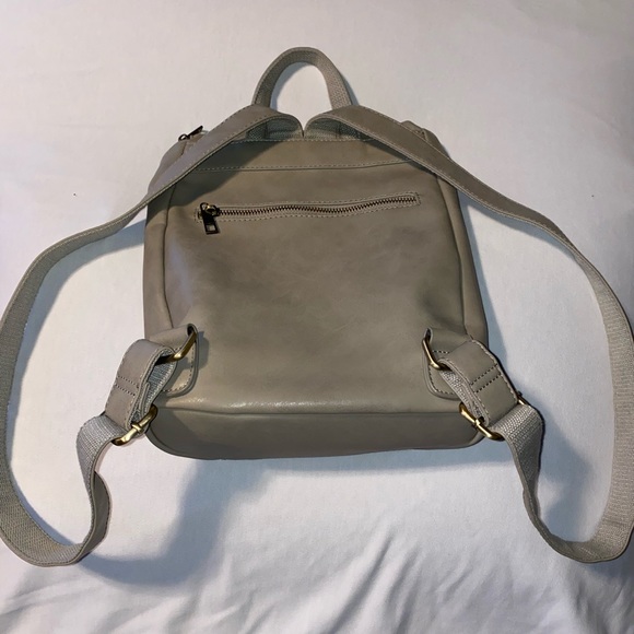🌹Adorable Joy Susan Alyssa vegan leather backpack - Picture 2 of 8
